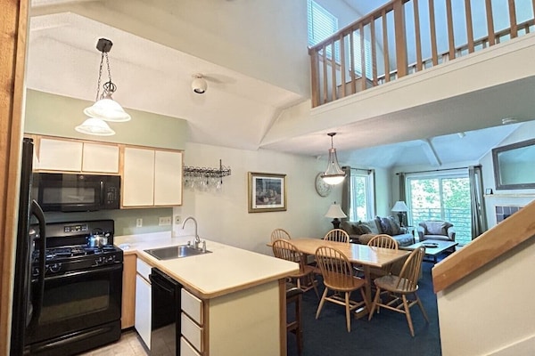 View entering the unit.