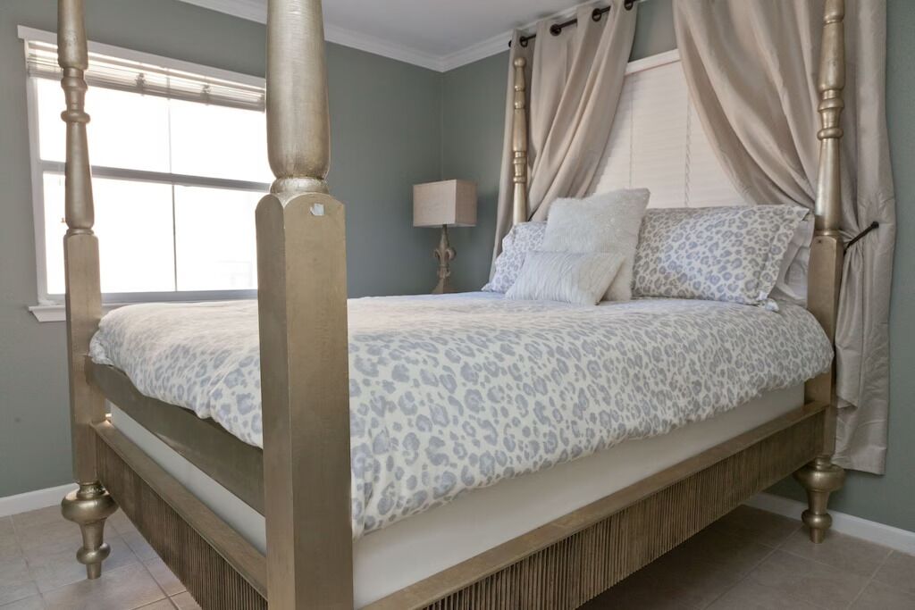 4 chambres, fer et planche à repasser, Wi-Fi, draps fournis