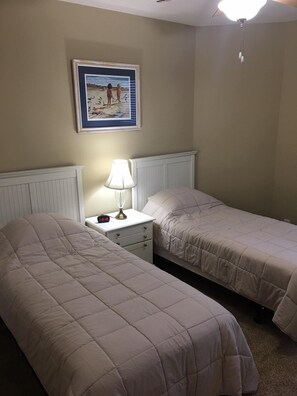 3 bedrooms, free WiFi, bed sheets, wheelchair access - Luxury 2nd floor Unit Convenient to town and the beach (Myrtle Beach)