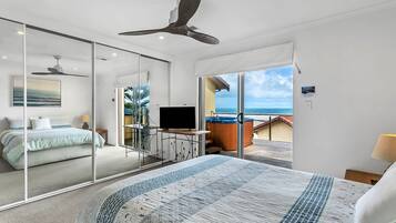 3 bedrooms, travel cot, WiFi, bed sheets