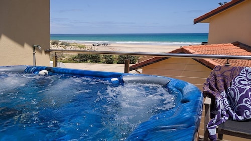 Luxury Spa “Beachfront Moana”