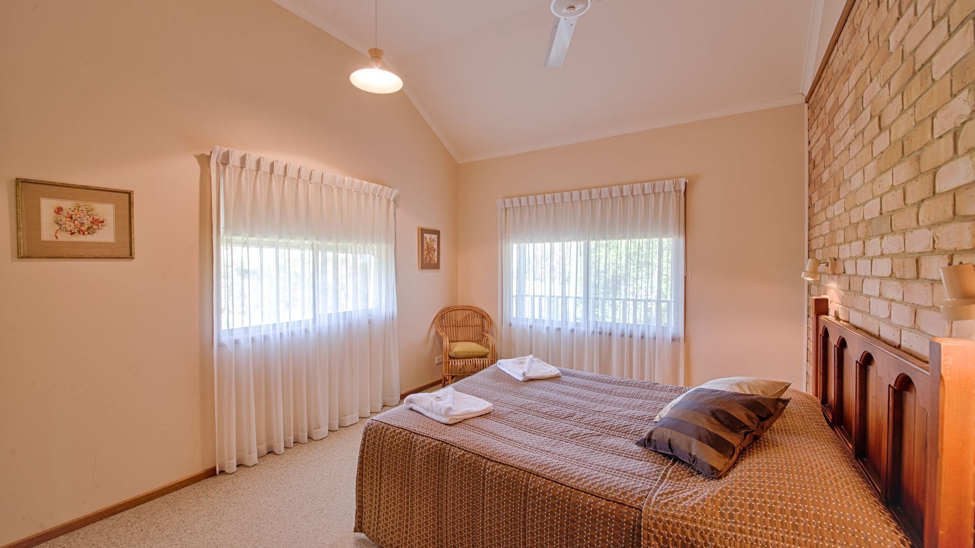 McDonald cottage - wine country getaway — image 6