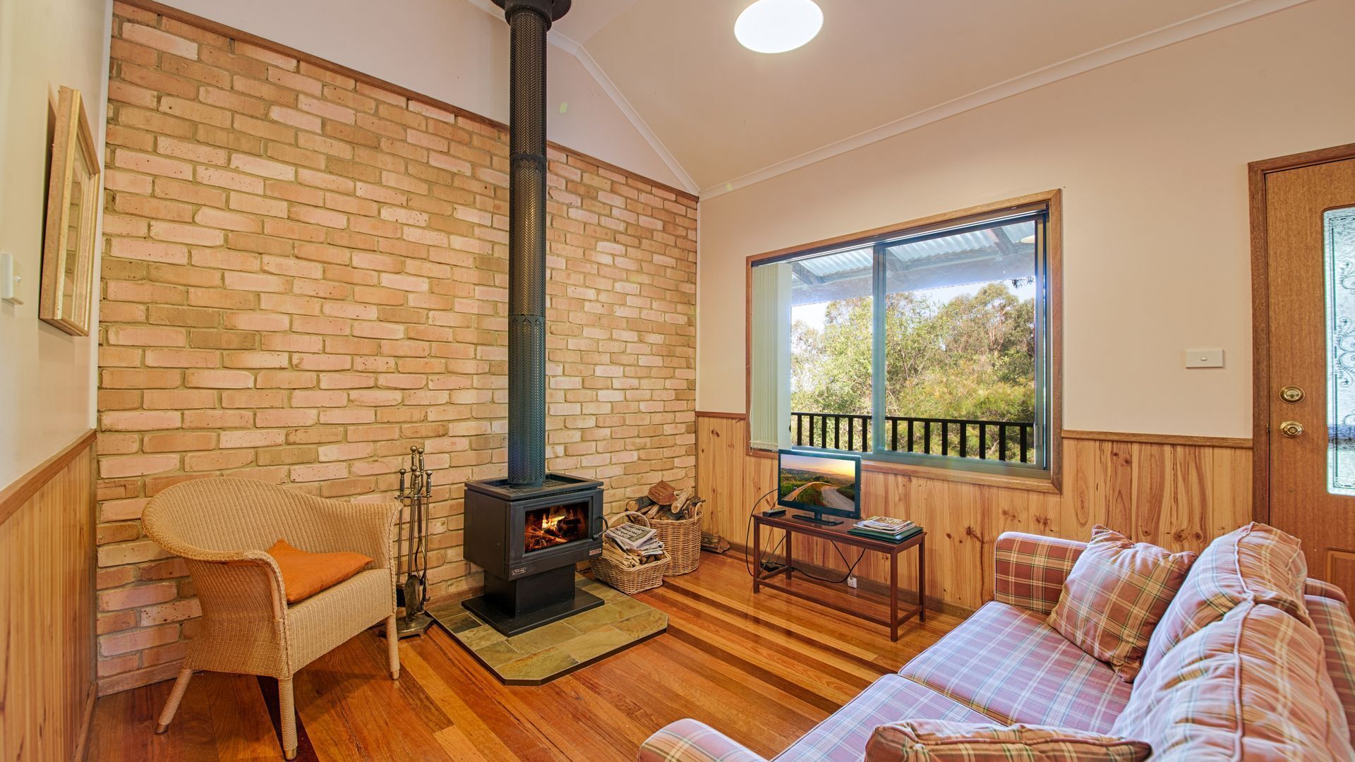 McDonald cottage - wine country getaway — image 2