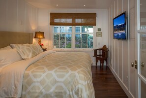 2 bedrooms, iron/ironing board, travel cot, free WiFi
