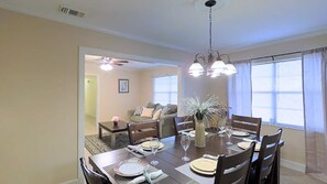 تناول الطعام