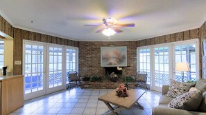 تلفزيون ذكي