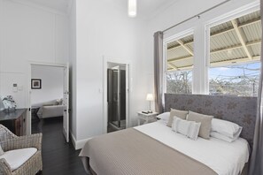 10 chambres, fer et planche à repasser, Wi-Fi, draps fournis