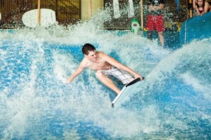 Pool - Boyne Mountain on Resort Condo, close to Lifts, Lodge, Waterpark, all amenities (Boyne Falls)