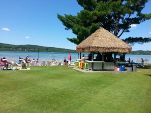 Property grounds - Boyne Mountain on Resort Condo, close to Lifts, Lodge, Waterpark, all amenities (Boyne Falls)