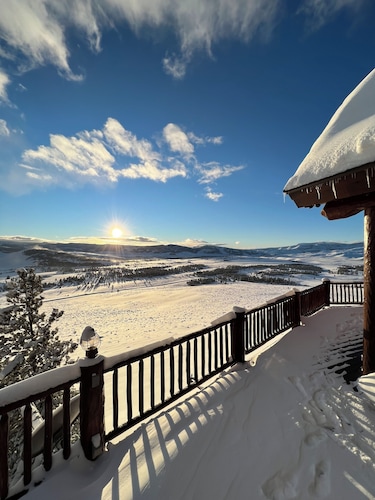 Grand Luxury Mountaintop Lodge, Amazing Views,16+,Hike,Bike, Ski, Boat, ATV