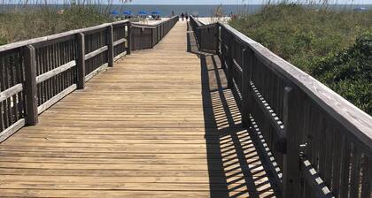 Great Little Villa at Great Beach Front Resort with lots of amentities!