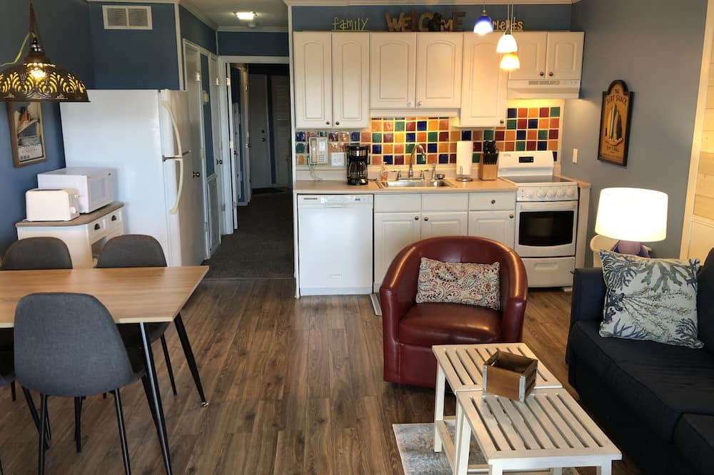 Great Little Villa at Great Beach Front Resort with lots of amentities!