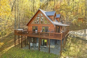 Exterior - Alpen Rose-Open for Bookings! VIEWS, Hot Tub, Wi-Fi (Lansing)