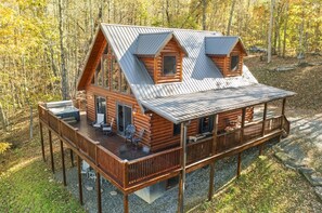 Exterior - Alpen Rose-Open for Bookings! VIEWS, Hot Tub, Wi-Fi (Lansing)