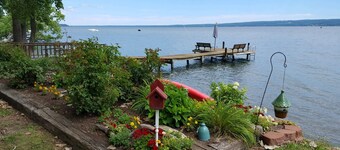 GORGEOUS Waterfront Home w/Huge Flat Yard, AMAZING VIEWS, Wine Trail