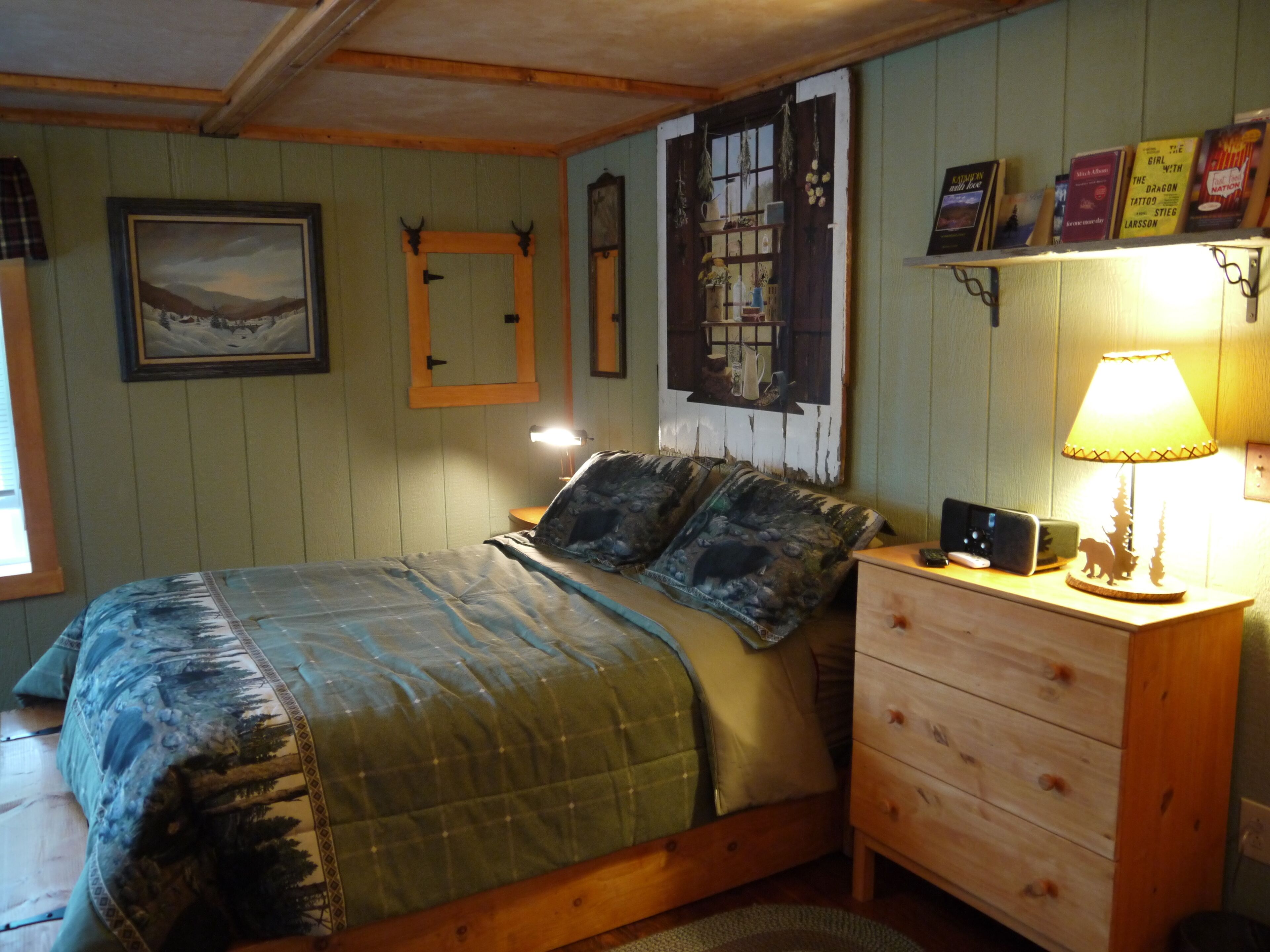 Pet and family friendly with a cabin feel