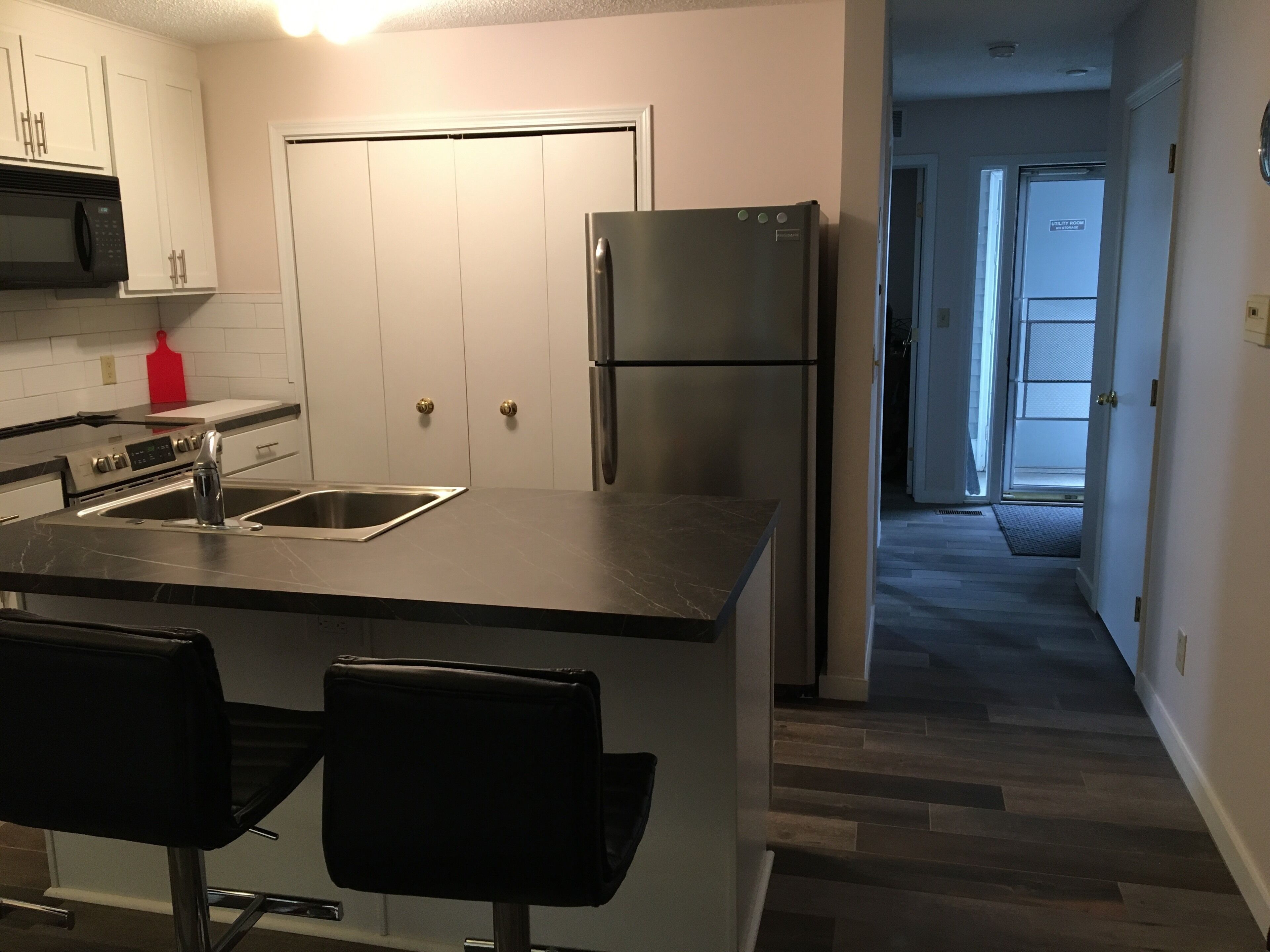 Nov.-May Specials. Waterfront Condo Minutes from Grand Haven. Winter discount. 