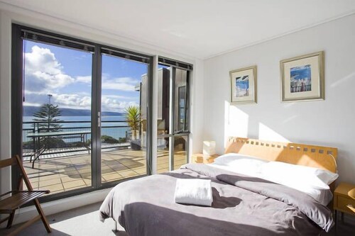 Lorne Penthouse - water views