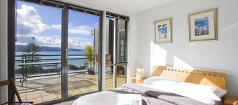 Lorne Penthouse - water views