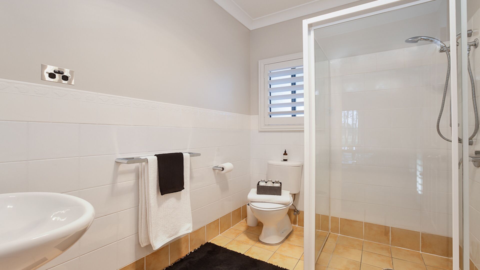 Degen Estate - Luxury group accommodation at its best! — image 26