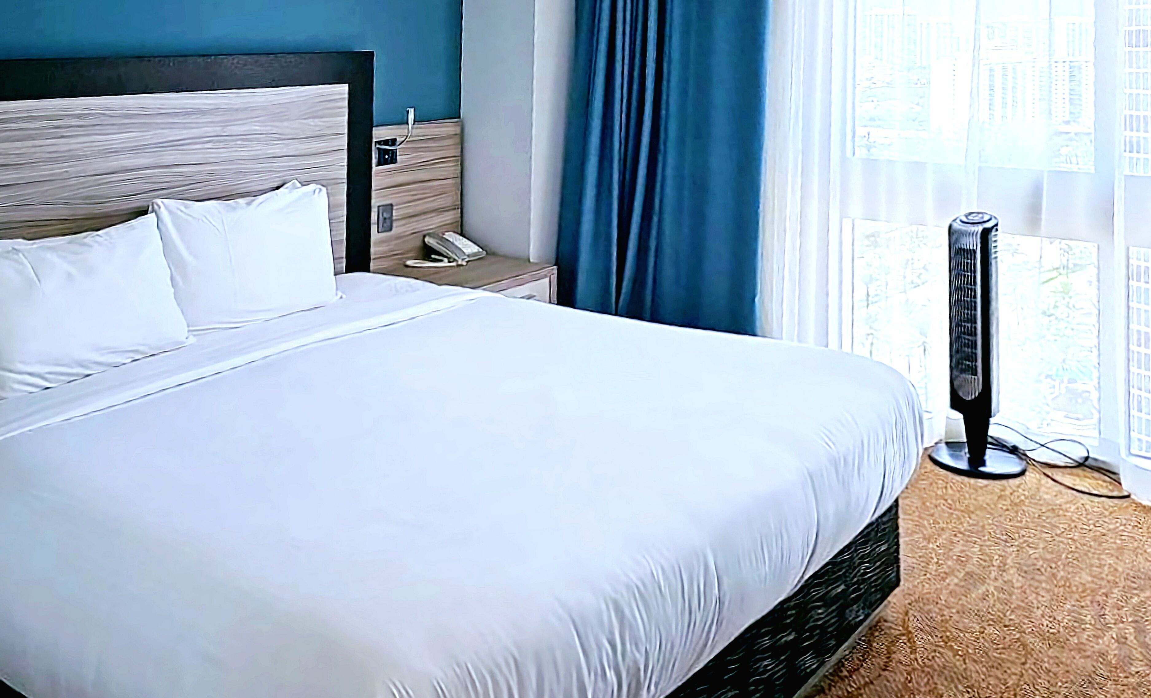 PRIVATE BEACHFRONT CONDOMINIUM WITH BREATHTAKING VIEWS AND RESORT ACCESS