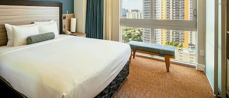 1 chambre, coffre-fort, bureau, fer et planche Ă repasser