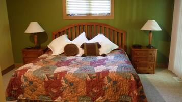 5 bedrooms, iron/ironing board, WiFi, bed sheets