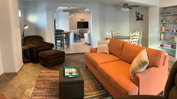 Tv, pejs, legetøj, bøger