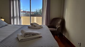 4 habitaciones, tabla de planchar con plancha y wifi gratis