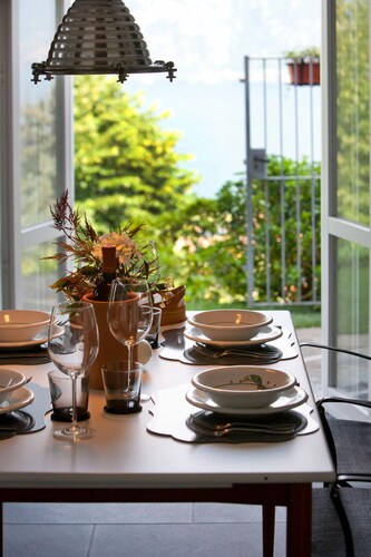 Apartment Belvedere spectacular lake view, garden & close to center 