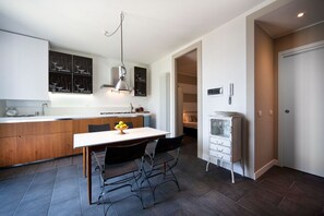 Fridge, microwave, oven, stovetop - Apartment Belvedere spectacular lake view, garden & close to center  (Bellagio)