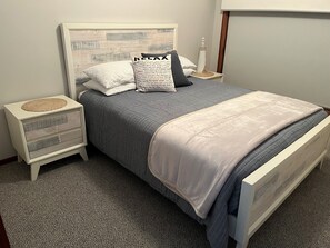 4 chambres, fer et planche à repasser, lit parapluie, Wi-Fi gratuit