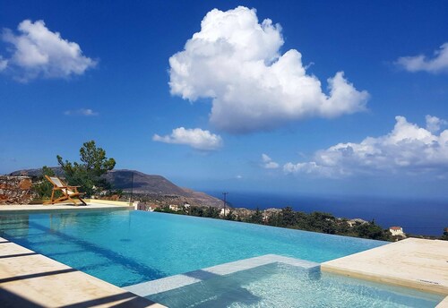 1891 Home Epitomizes Relaxation With Magical Views In The Heart Of The Village