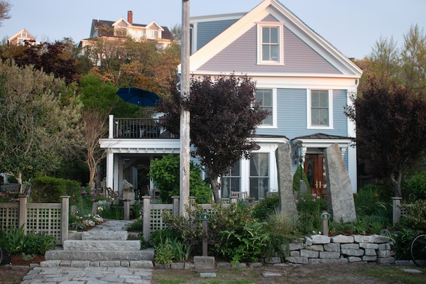 Siren's Cove - from Commercial St