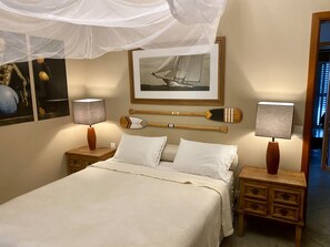 5 bedrooms, iron/ironing board, WiFi, bed sheets - Luxury beach house with pool, terrace and elevator overlooking the sea  (Ilhabela)