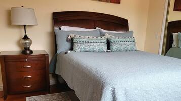 1 bedroom, in-room safe, iron/ironing board, free WiFi