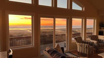 Smart-TV, peis, DVD-spiller og bordtennis