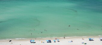 2 sovrum / 2 badstrand med 2 dedikerade strandstolar / unbrella ingår