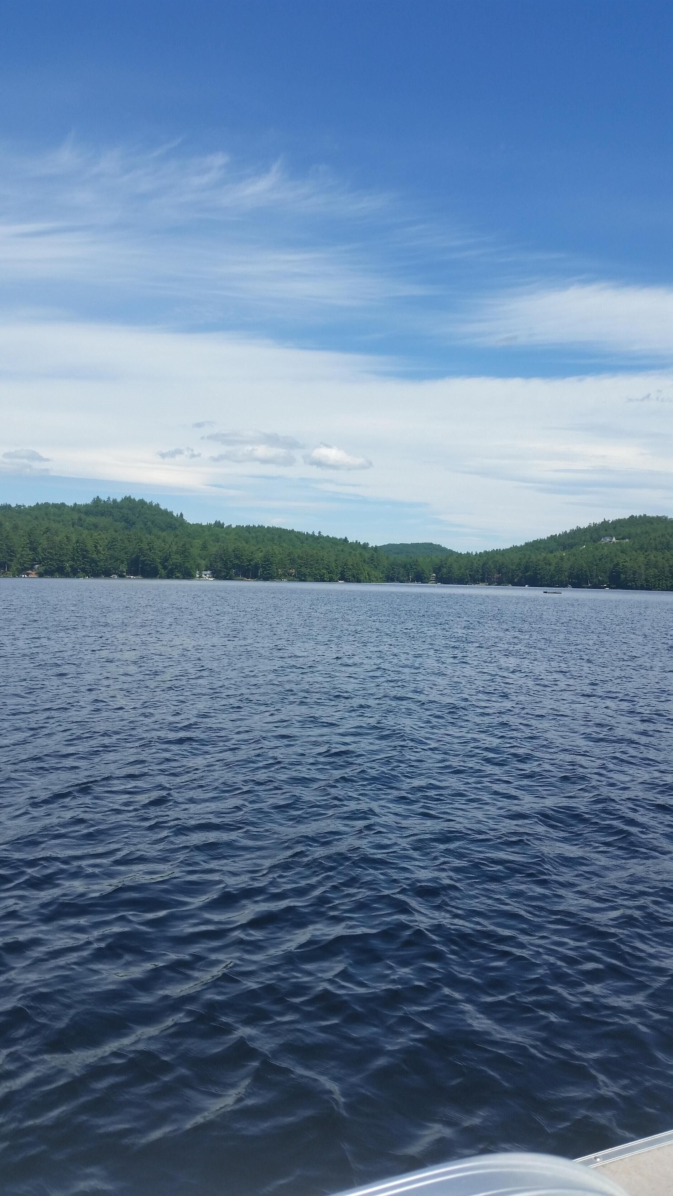 AWESOME LAKE FUN (only a few dates available)great family fun/relaxing getaway 
