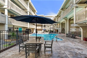 Outdoor pool, a heated pool - Kona Oceanfront Penthouse Condo: Remodeled, AC, Crashing Waves, Sunsets, Turtles (Kailua-Kona)