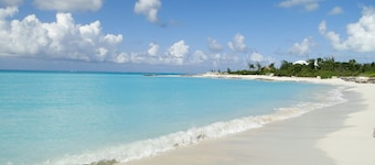 Villa Tropica  - Near Grace Bay Beach - Newly Remodelled