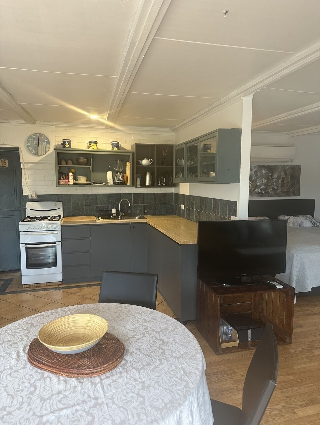 1 Bedroom Beach Studio7