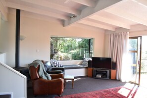 Smart TV, DVD player, stereo - Holiday home at Lake Tarawera, Rotorua (Lake Tarawera)