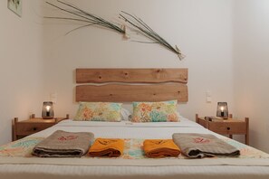 3 chambres, coffres-forts dans les chambres, fer et planche à repasser