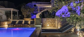 Cosy Villa close to the beach with a small private pool. 