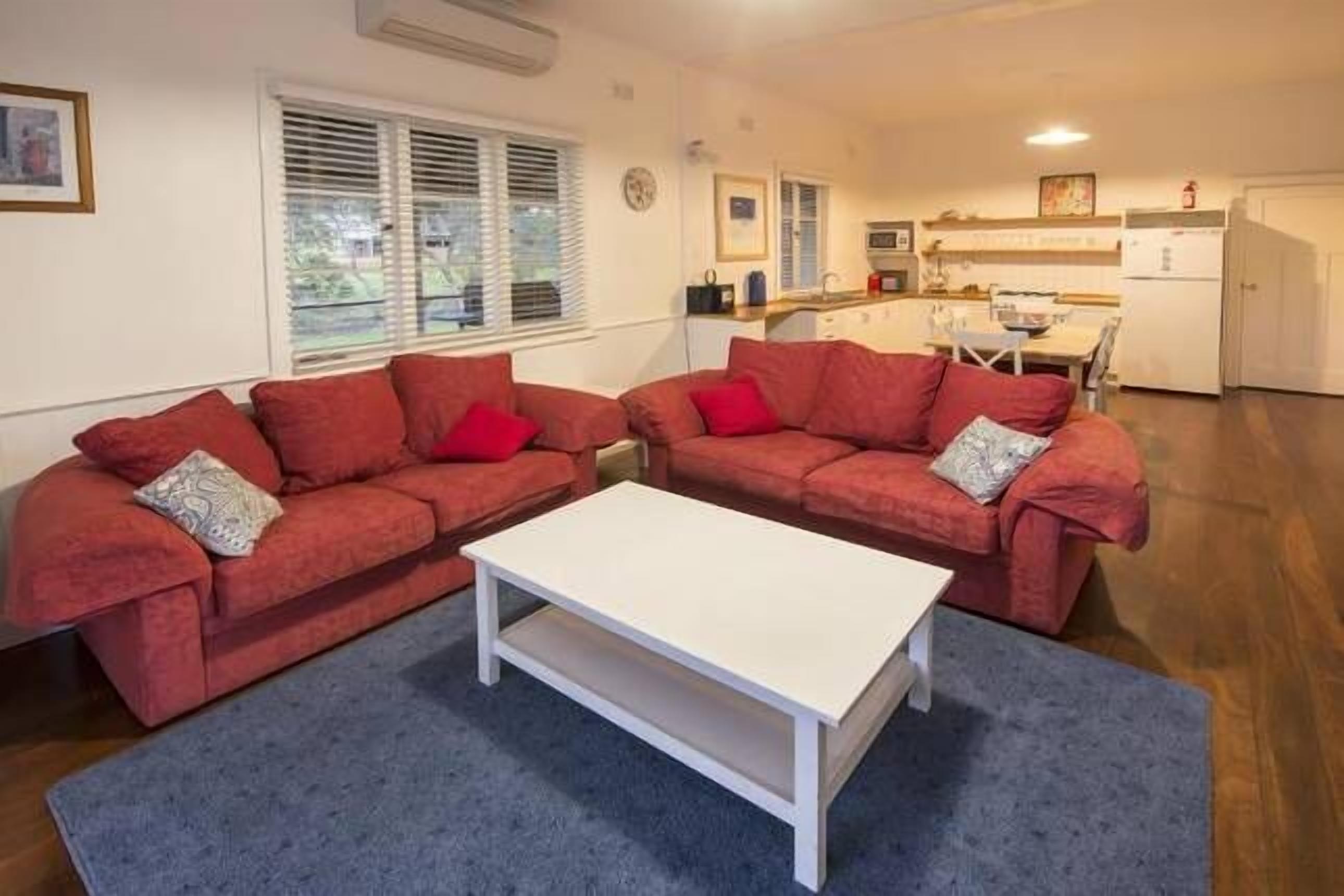 Wildwood Brook Cottage - Stunning views with large entertaining deck — image 12