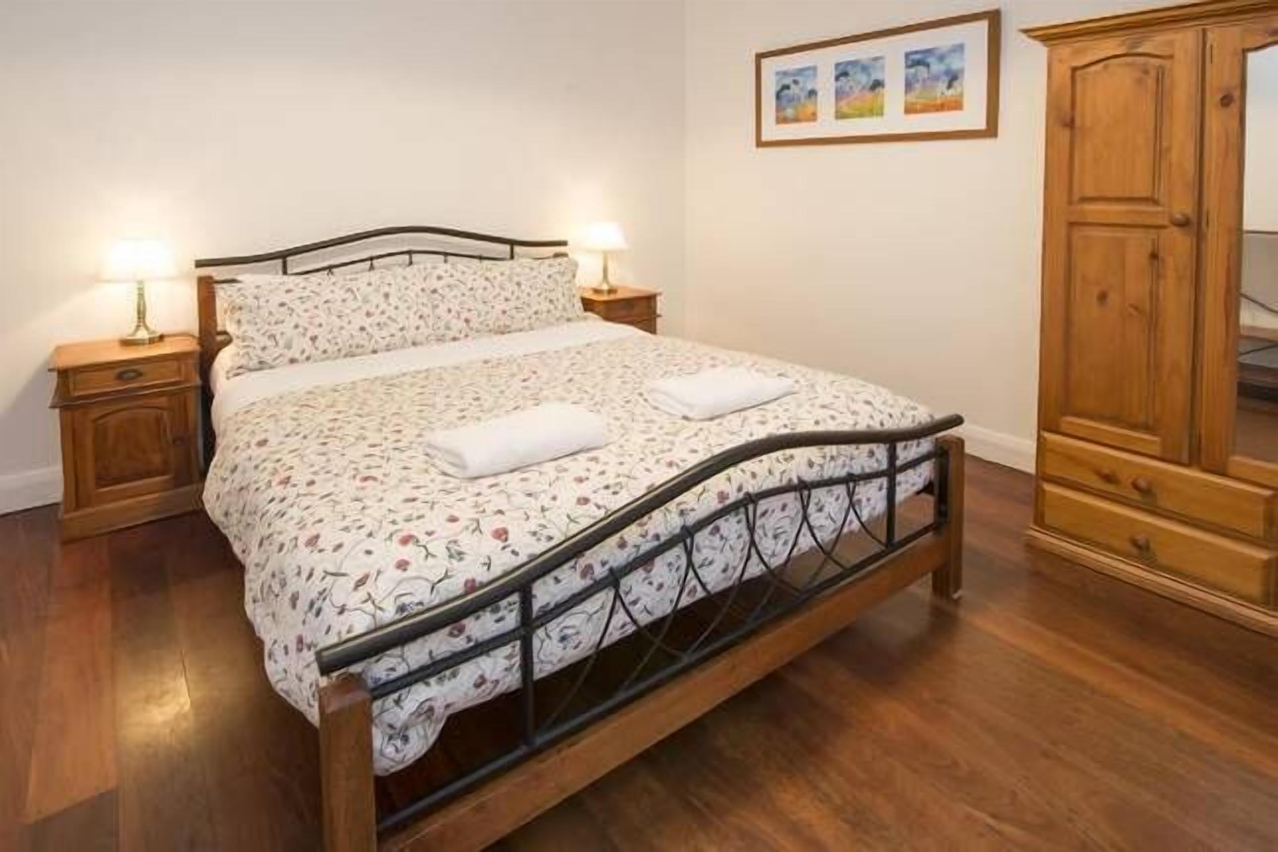 Wildwood Brook Cottage - Stunning views with large entertaining deck — image 8