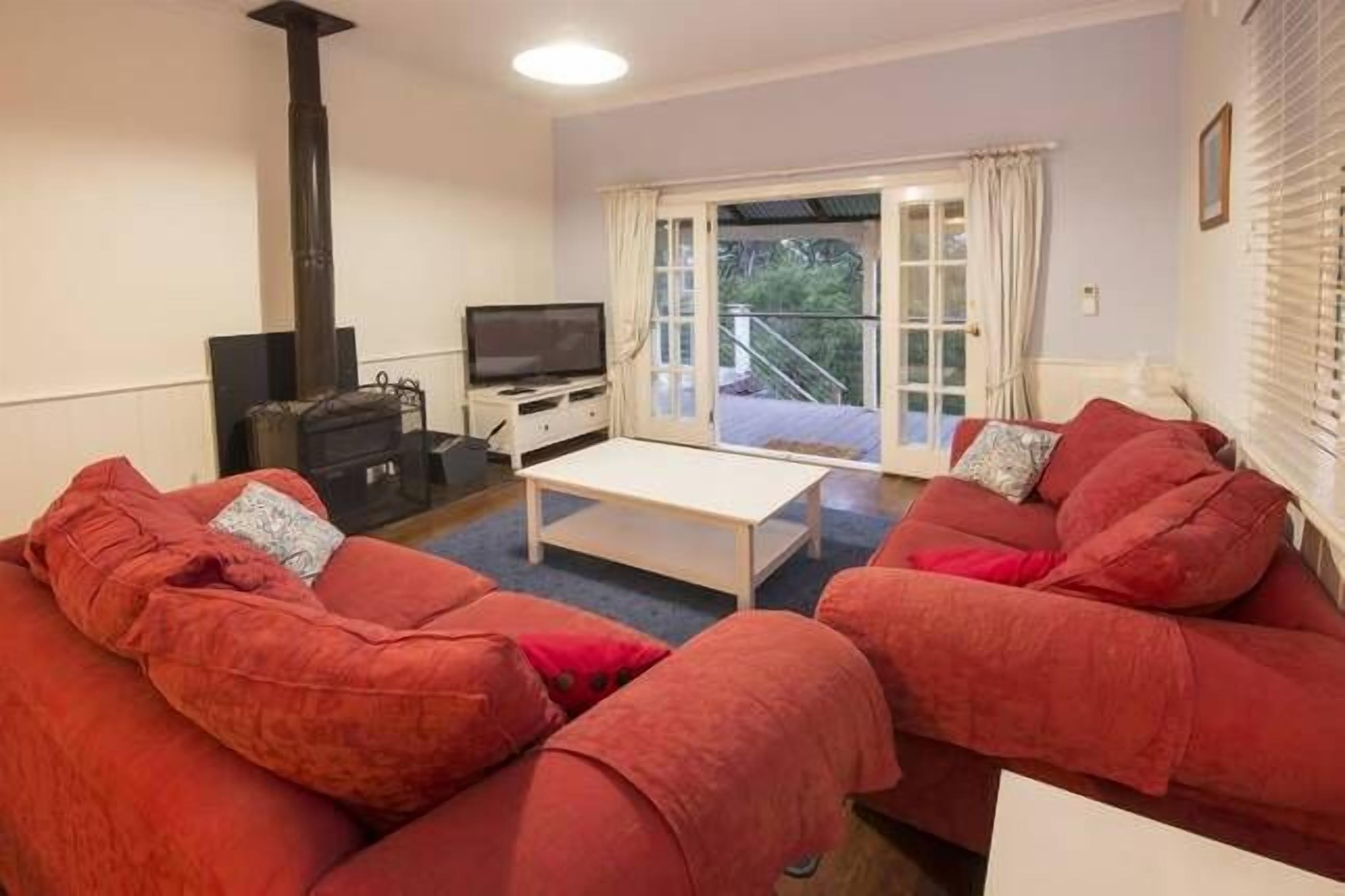 Wildwood Brook Cottage - Stunning views with large entertaining deck — image 7