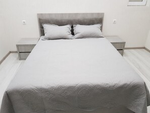 2 habitaciones, tabla de planchar con plancha y wifi gratis 