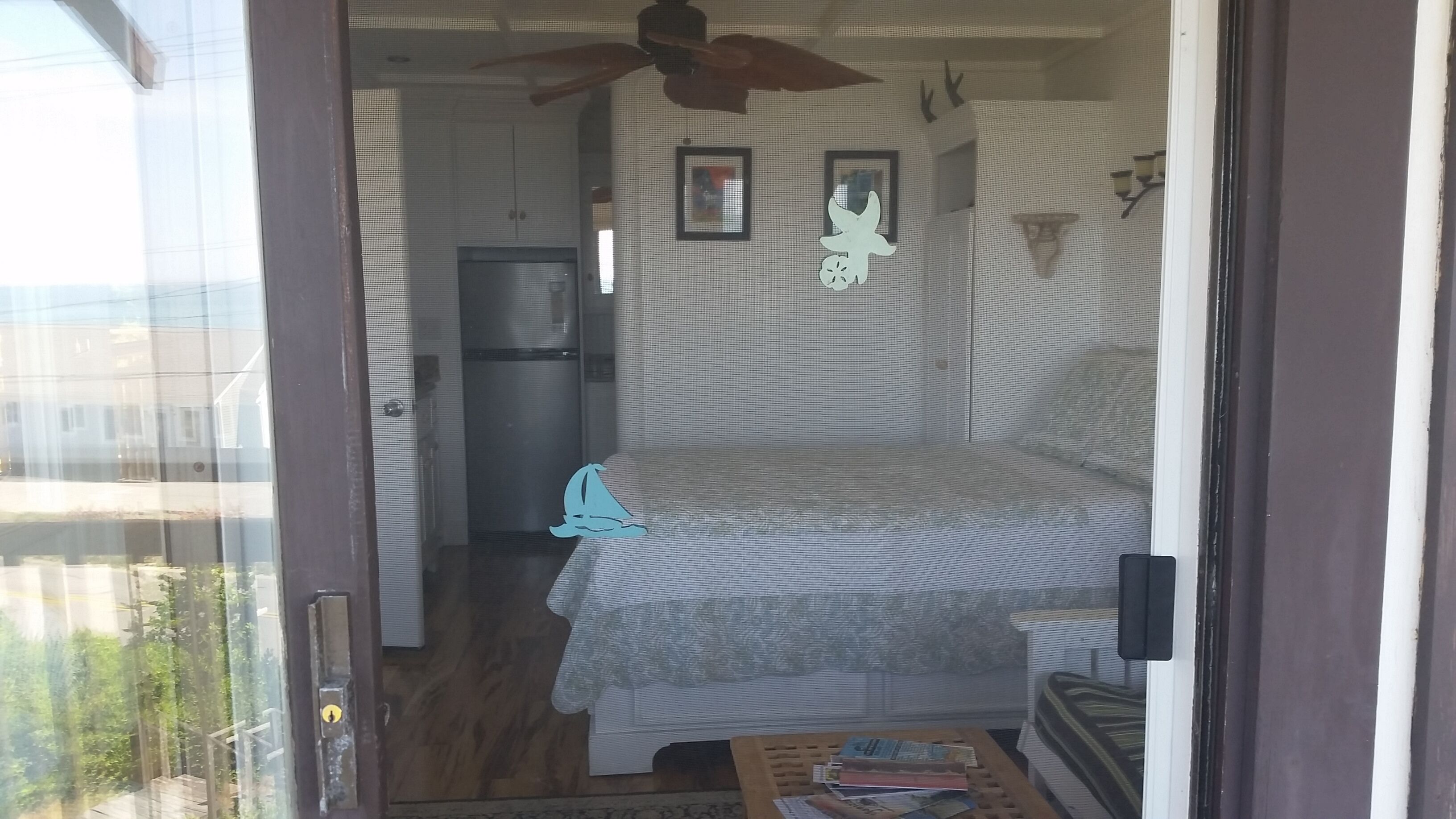 PANORAMIC VIEWS!! Front Studio Unit Beach Across Street.